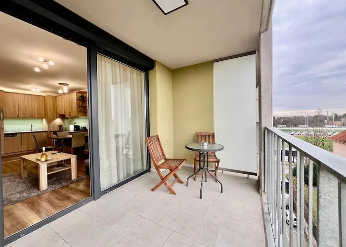 Apartament Universityaquaticumgreatforestclinicalcenter Debreţin