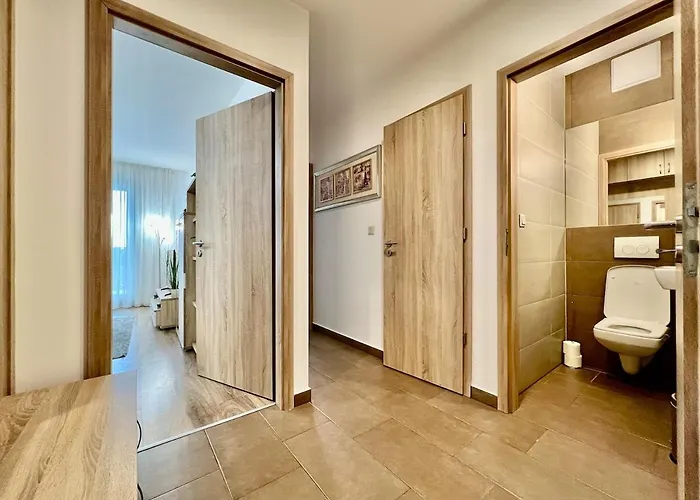 Universityaquaticumgreatforestclinicalcenter *