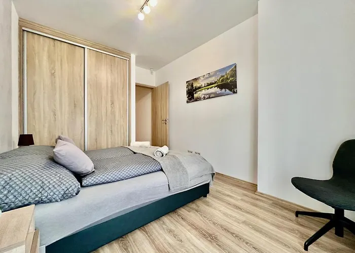 Universityaquaticumgreatforestclinicalcenter דברצן