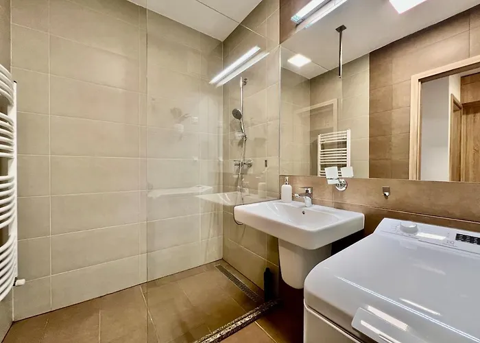 Apartament Universityaquaticumgreatforestclinicalcenter