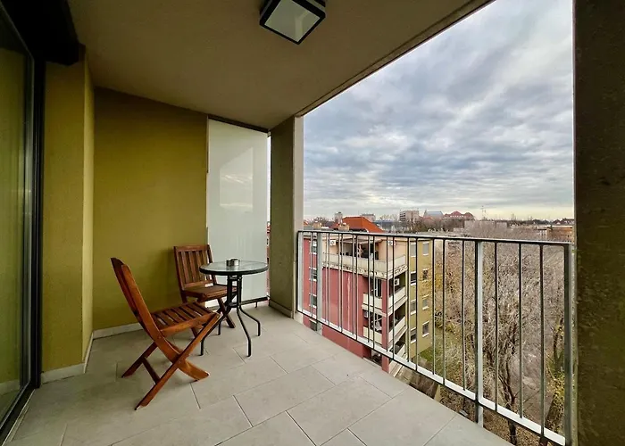 Universityaquaticumgreatforestclinicalcenter דברצן