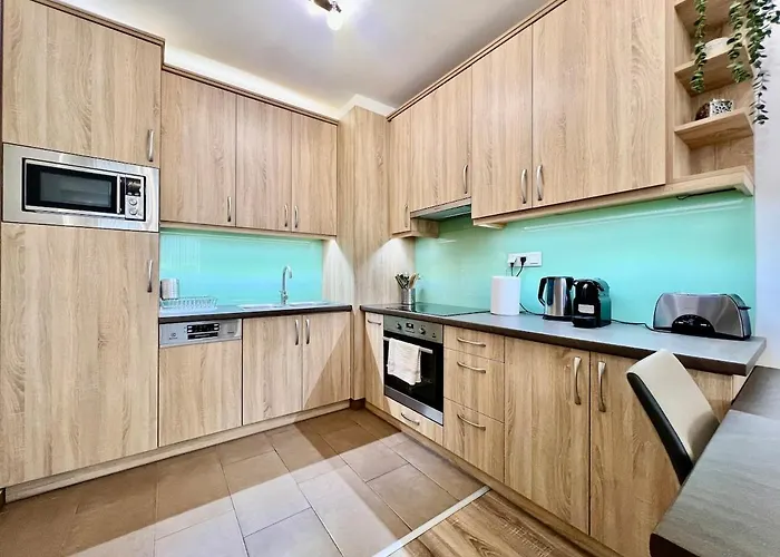 Universityaquaticumgreatforestclinicalcenter * דברצן