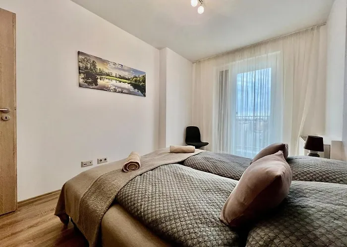 Universityaquaticumgreatforestclinicalcenter דירה דברצן